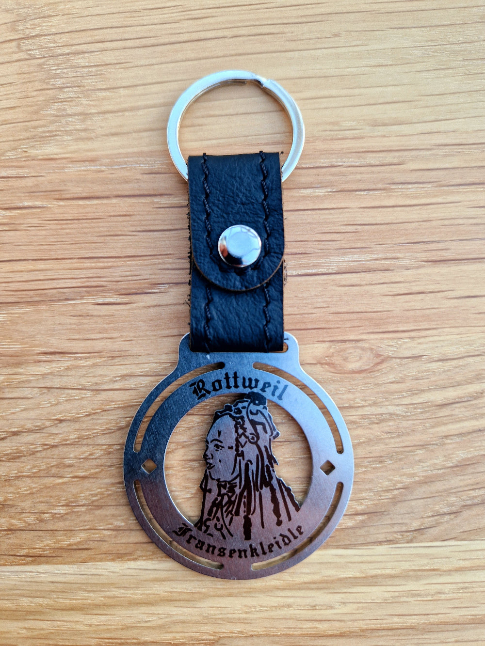 04. Schlüsselanhänger RW Fransenkleidle